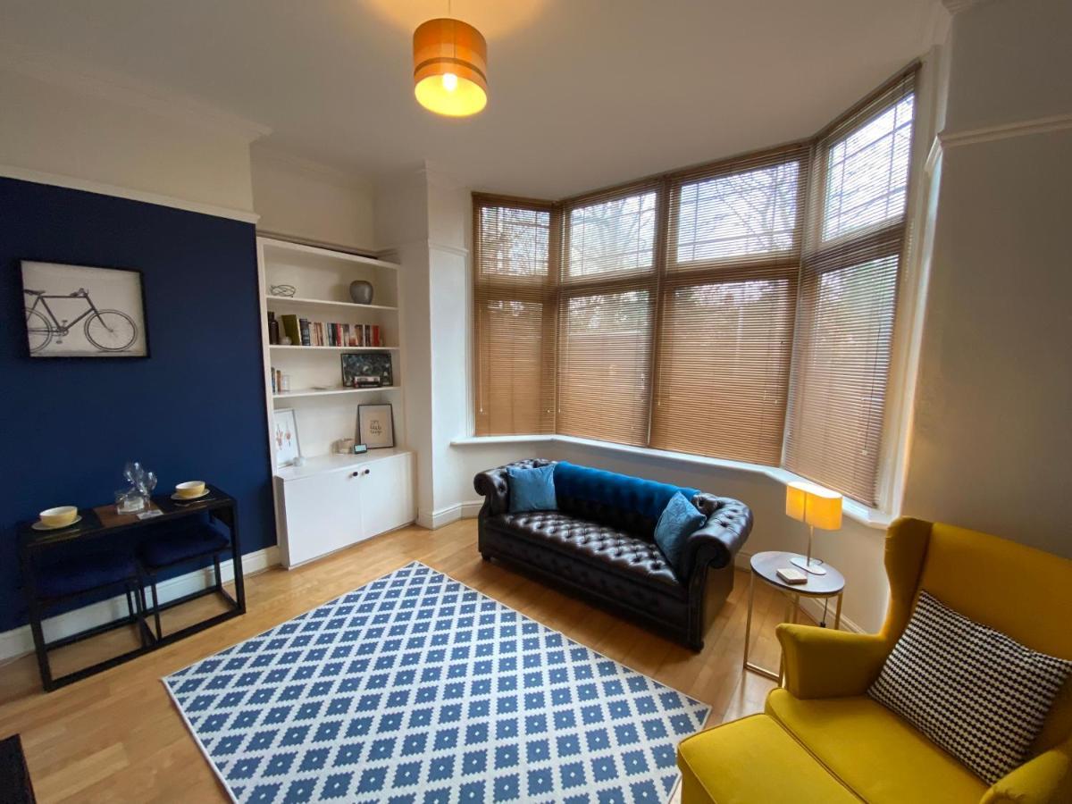 Stylish Apartment With Secure Parking Close To City Chester Buitenkant foto