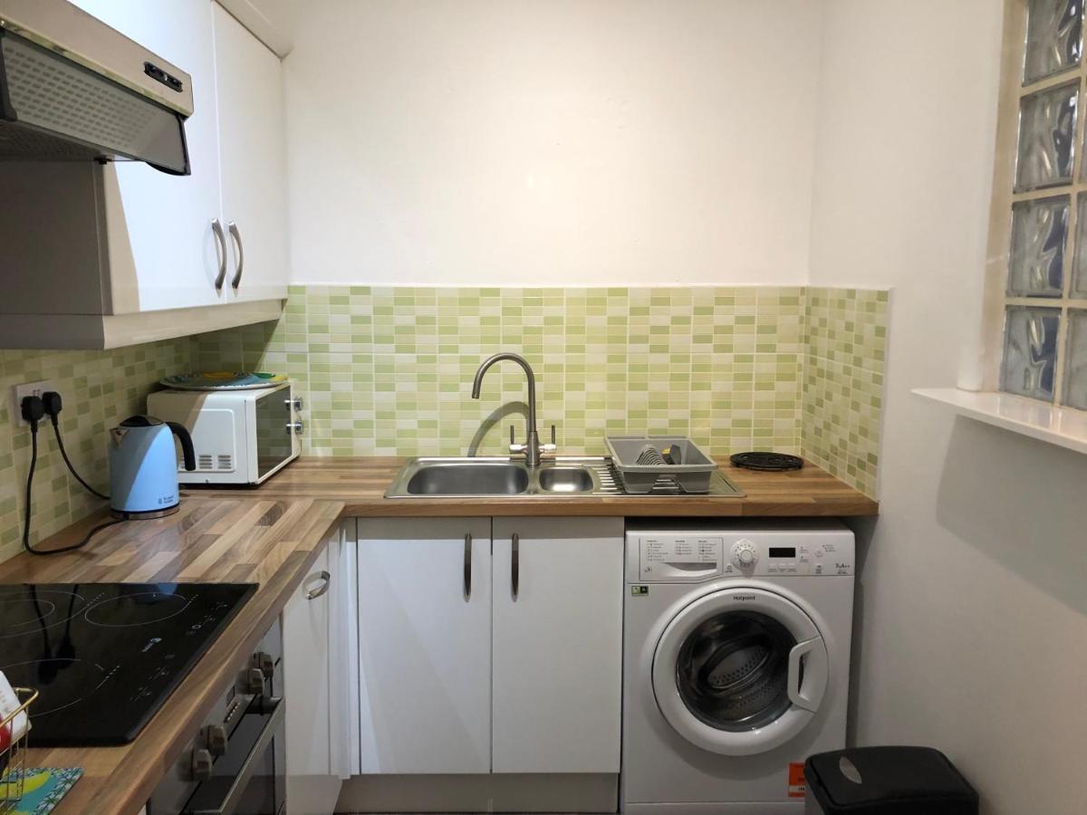 Stylish Apartment With Secure Parking Close To City Chester Buitenkant foto
